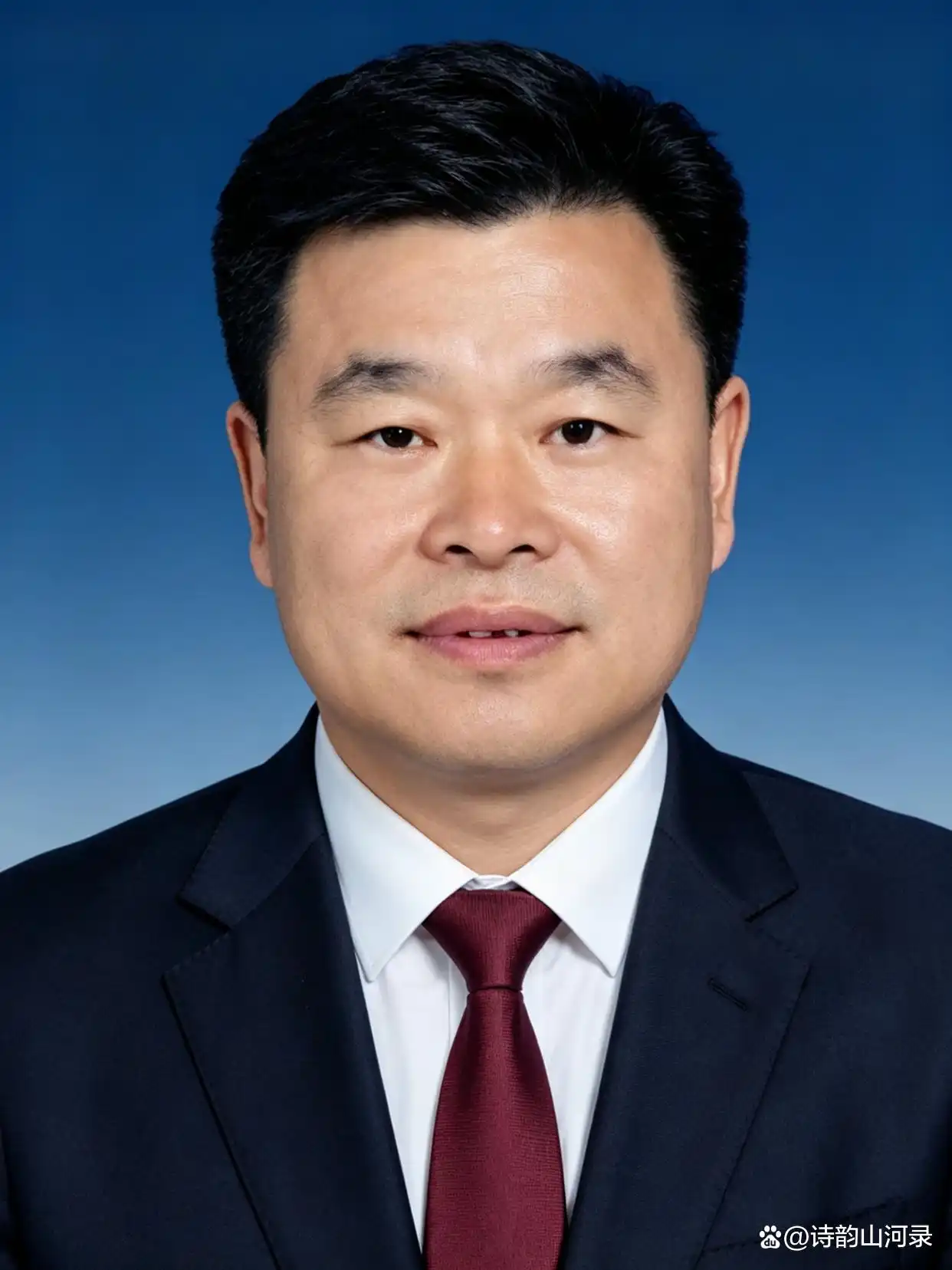 《草原上，那几朵云》